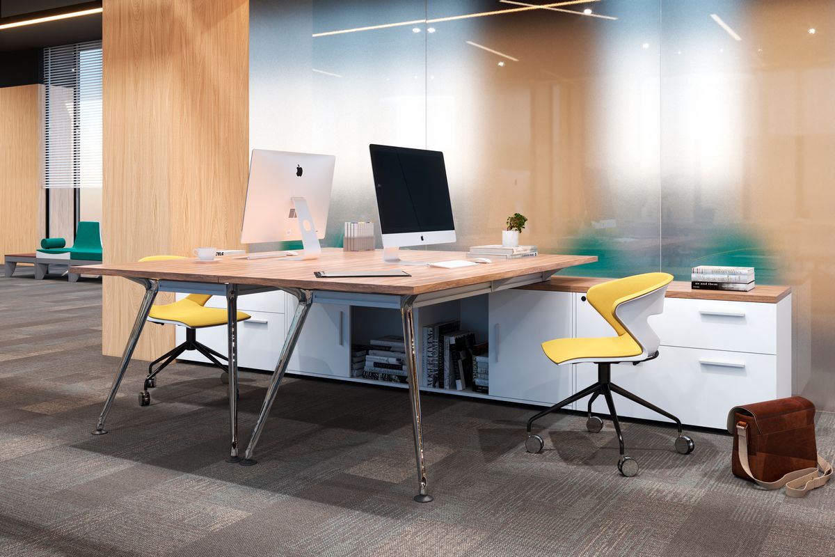 Z/Chrome con Credenza Lateral